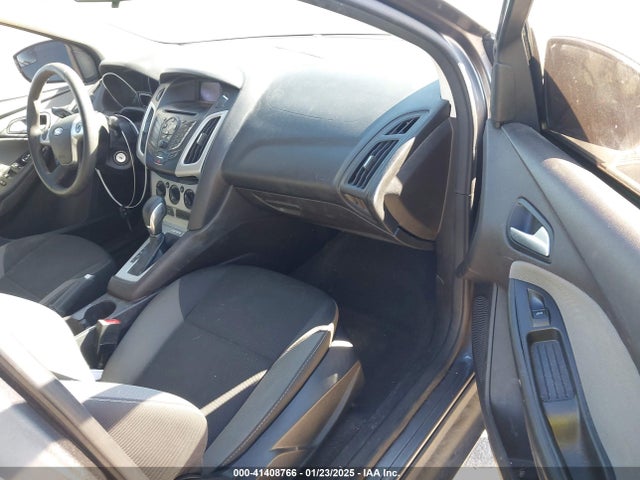 1FADP3F24EL266446 Ford FOCUS SE