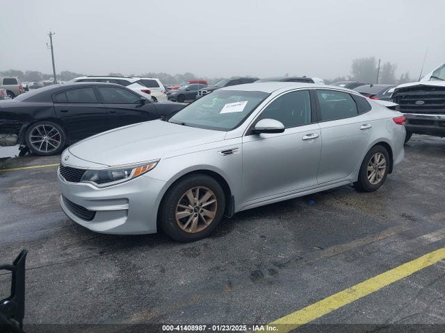 KIA Optima Lx 2017 5XXGT4L31HG122878 Image 2