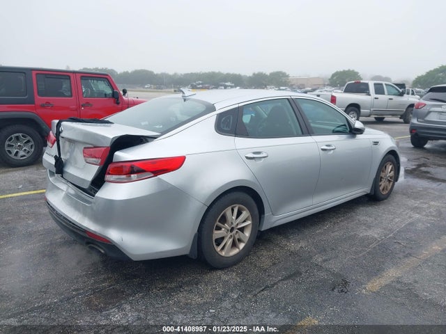 KIA Optima Lx 2017 5XXGT4L31HG122878 Image 4