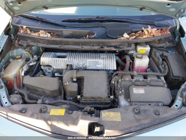 JTDZN3EU3E3302104 Toyota Prius V Five