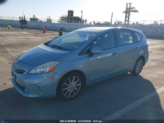 JTDZN3EU3E3302104 Toyota Prius V Five