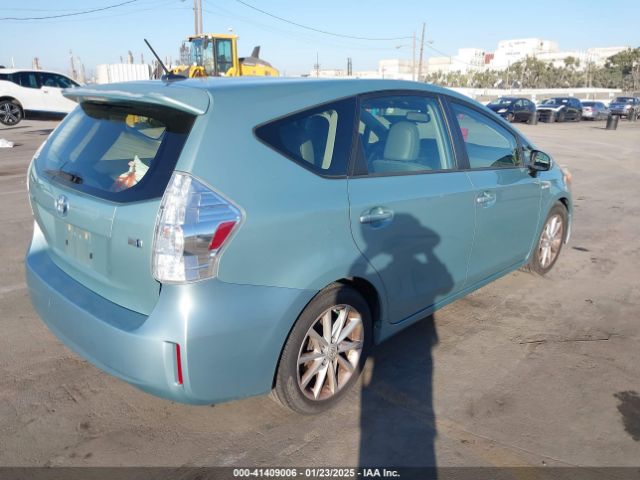 JTDZN3EU3E3302104 Toyota Prius V Five