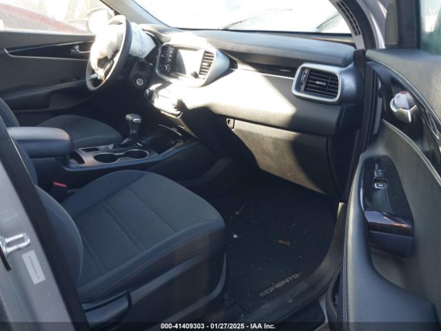 5XYPGDA56KG506179 KIA Sorento 3.3l Lx