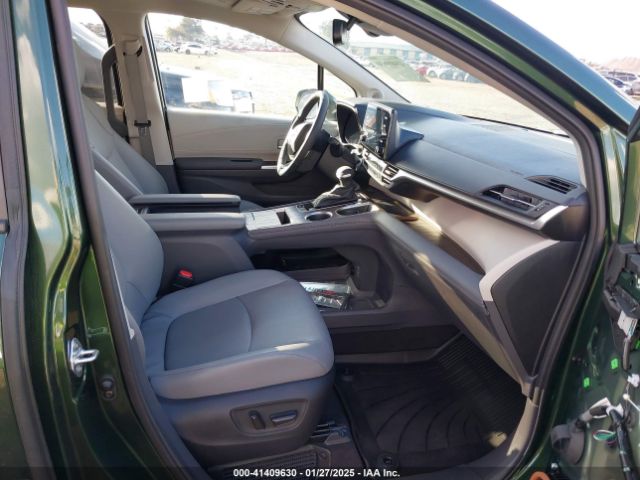 5TDJSKFC7RS135935 Toyota SIENNA XLE
