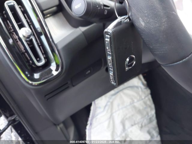 2023 VOLVO XC40 YV4L12UVXP2080009 Photo 10