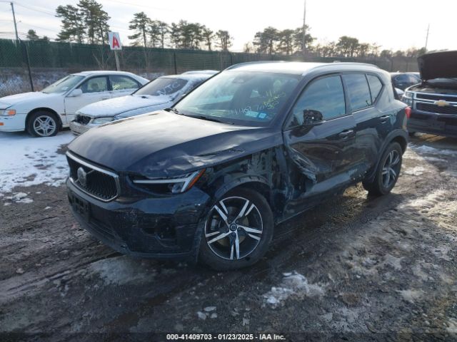 2023 VOLVO XC40 YV4L12UVXP2080009 Photo 1