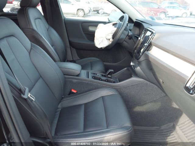 2023 VOLVO XC40 YV4L12UVXP2080009 Photo 4