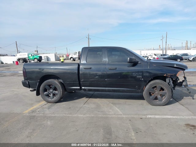 RAM 1500 Classic Express Quad Cab 4x4 6'4 Box 2019 1C6RR7FG2KS513811 Image 13