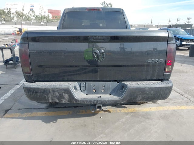 RAM 1500 Classic Express Quad Cab 4x4 6'4 Box 2019 1C6RR7FG2KS513811 Image 16