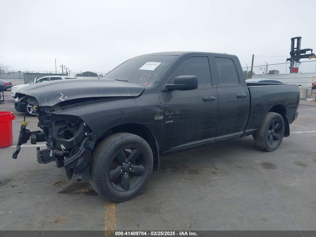 RAM 1500 Classic Express Quad Cab 4x4 6'4 Box 2019 1C6RR7FG2KS513811 Image 2