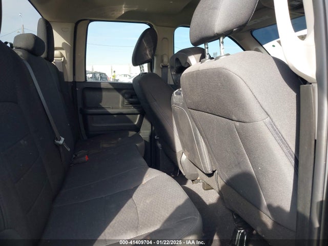 RAM 1500 Classic Express Quad Cab 4x4 6'4 Box 2019 1C6RR7FG2KS513811 Image 8