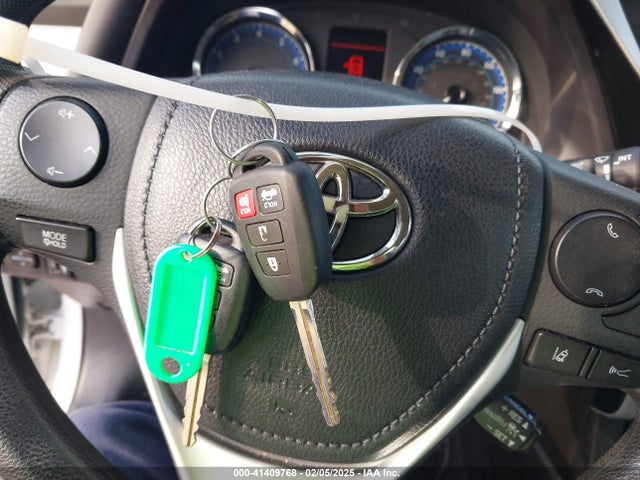 Toyota COROLLA LE 2018 5YFBURHE4JP817108 Image 11