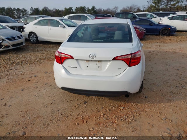 Toyota COROLLA LE 2018 5YFBURHE4JP817108 Image 17