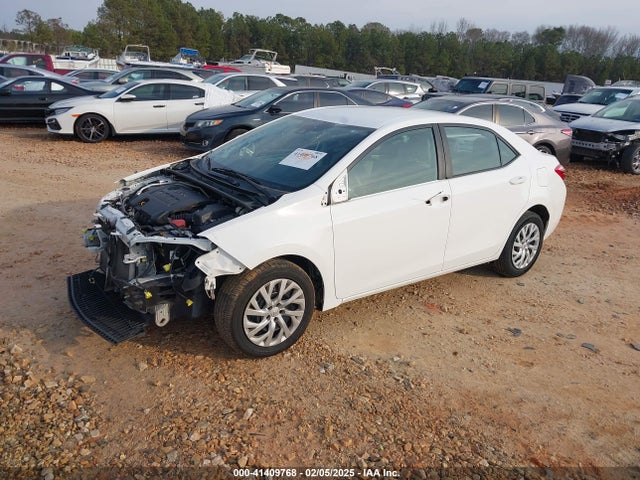 Toyota COROLLA LE 2018 5YFBURHE4JP817108 Image 2