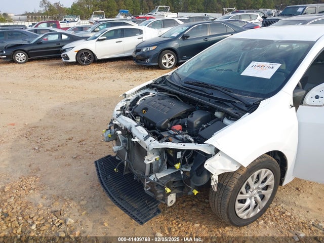 Toyota COROLLA LE 2018 5YFBURHE4JP817108 Image 6