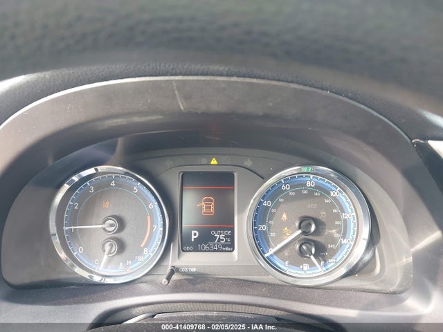 Toyota COROLLA LE 2018 5YFBURHE4JP817108 Image 7