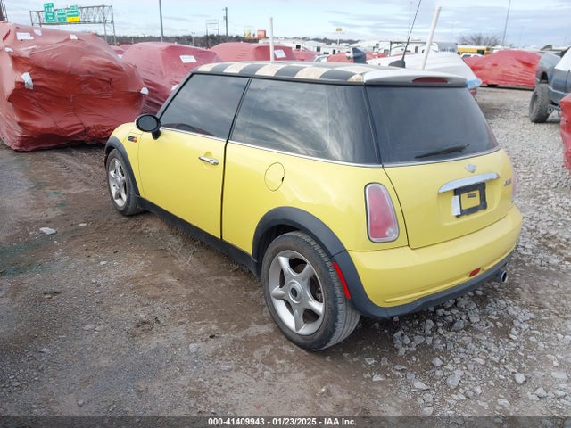 2005 MINI COOPER WMWRC33595TJ70142 Photo 2