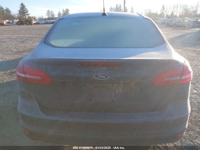 Ford FOCUS SE 2017 1FADP3F20HL296502 Image 17