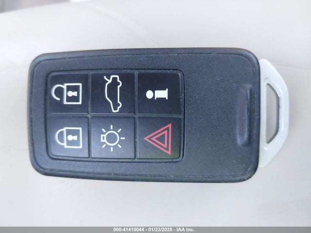 Volvo XC60 3.2 2014 YV4940DL7E2502500 Image 11