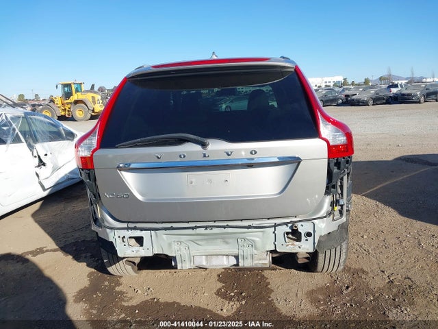 Volvo XC60 3.2 2014 YV4940DL7E2502500 Image 17