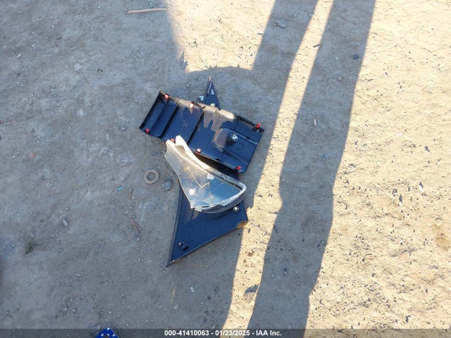 JTDKARFU5J3058321 Toyota Prius Three Touring