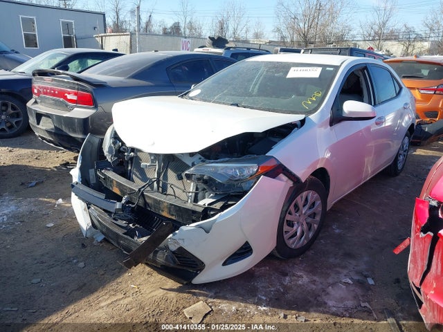 Toyota COROLLA LE 2017 5YFBURHE0HP617594 Image 2