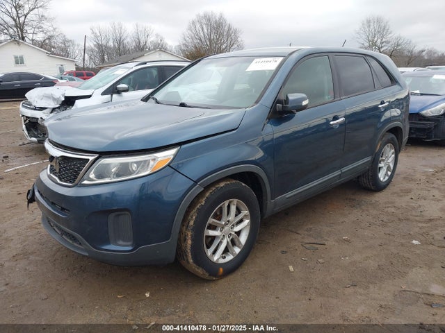 KIA SORENTO LX 2015 5XYKT3A67FG598448 Image 2