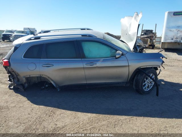 1C4PJMCB6FW777515 Jeep Cherokee Latitude