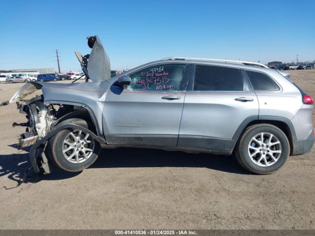 1C4PJMCB6FW777515 Jeep Cherokee Latitude