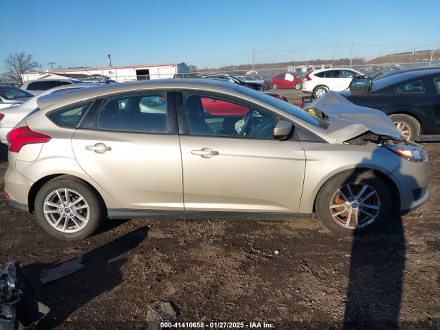 Ford FOCUS SE 2018 1FADP3K20JL263902 Image 13
