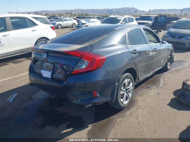 Honda Civic Lx 2018 2HGFC2F55JH600317 Image 4
