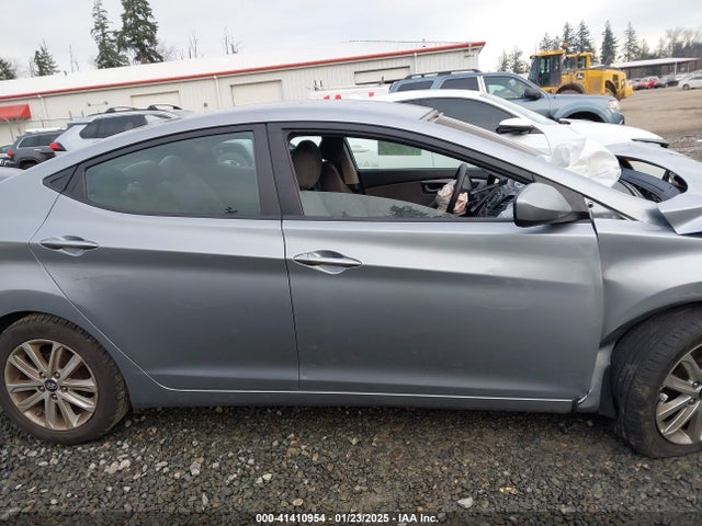 5NPDH4AEXFH598279 Hyundai ELANTRA SE