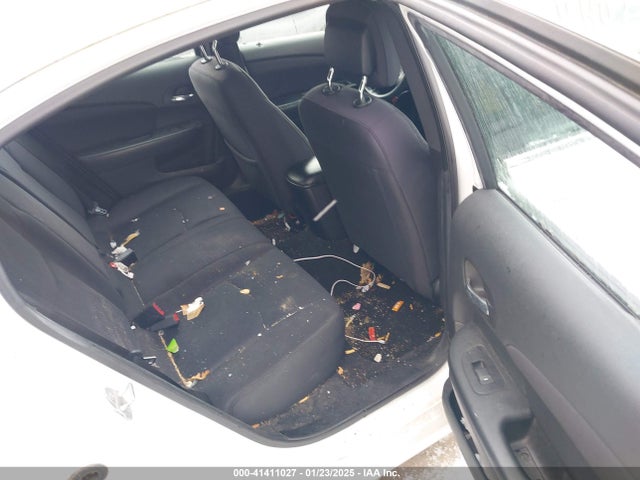 1C3CCBAB7EN145079 Chrysler 200 LX