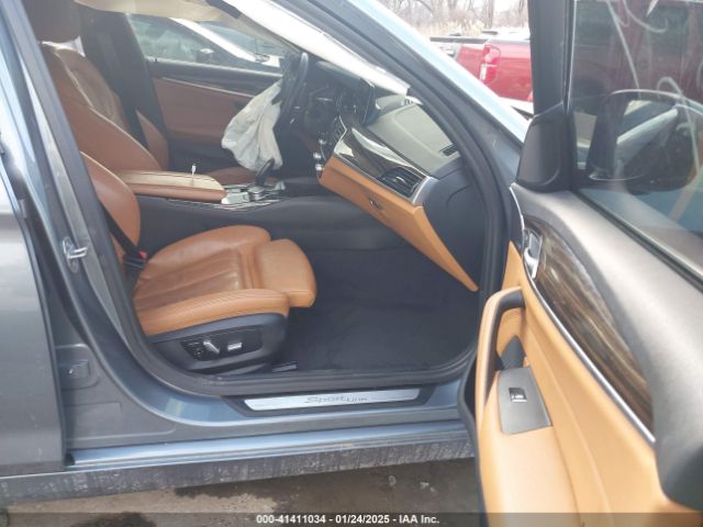 2019 BMW 530I WBAJA5C5XKBX87825 Photo 4