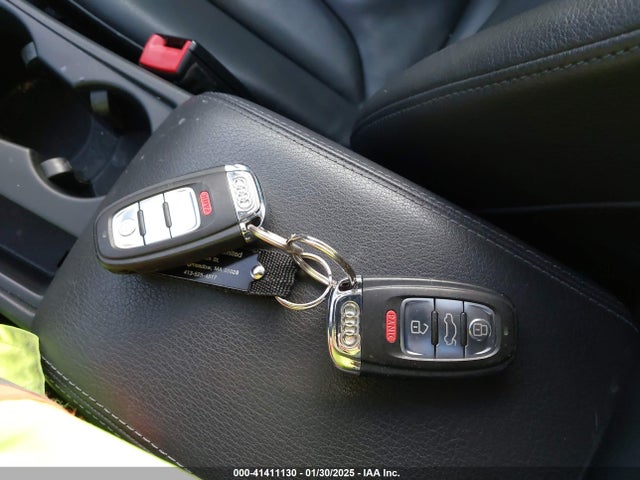 2010 AUDI A5 WAULFAFR9AA081466 Photo 10