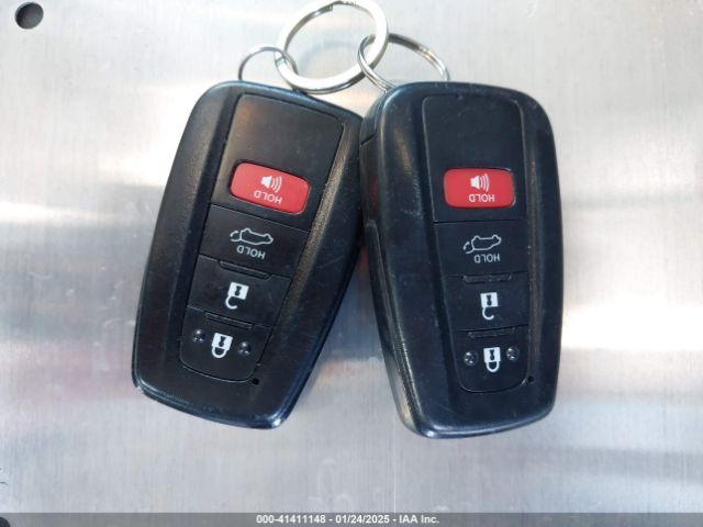 2T3C1RFV5MW137146 Toyota Rav4 Xle Premium