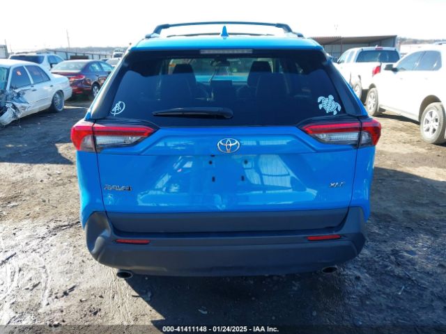 2T3C1RFV5MW137146 Toyota Rav4 Xle Premium