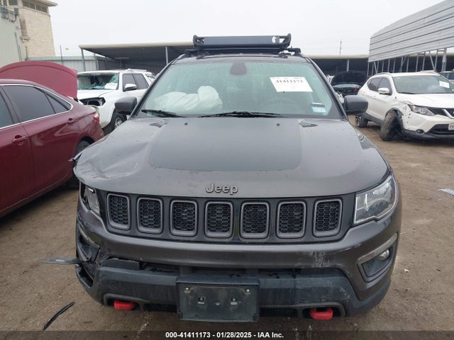3C4NJDDB1KT739938 Jeep Compass Trailhawk 4x4