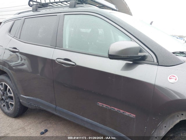 3C4NJDDB1KT739938 Jeep Compass Trailhawk 4x4