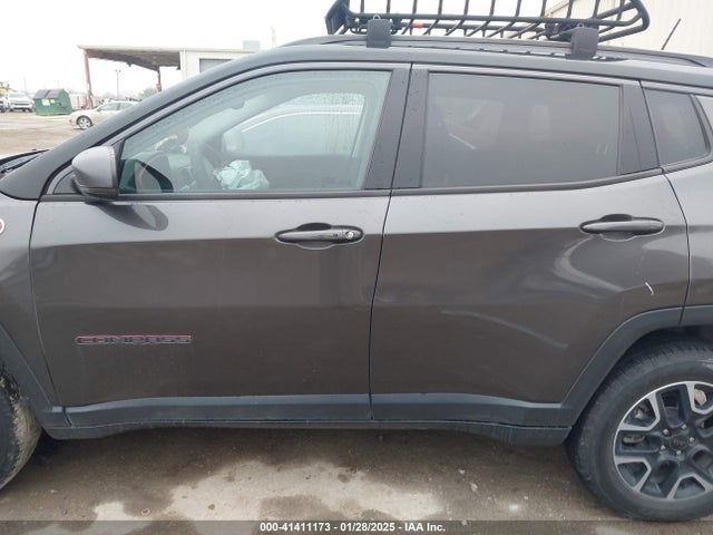 3C4NJDDB1KT739938 Jeep Compass Trailhawk 4x4