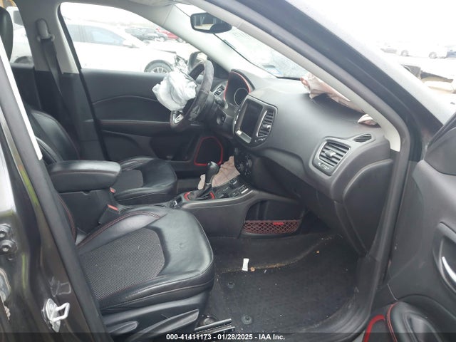 3C4NJDDB1KT739938 Jeep Compass Trailhawk 4x4