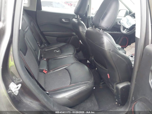 3C4NJDDB1KT739938 Jeep Compass Trailhawk 4x4