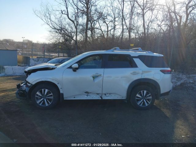 5N1DR3CC0RC240154 Nissan Pathfinder Sl