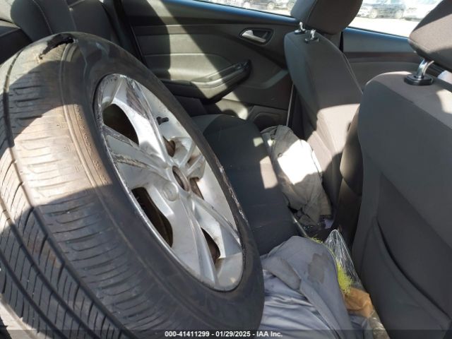 1FADP3F2XEL119080 Ford FOCUS SE