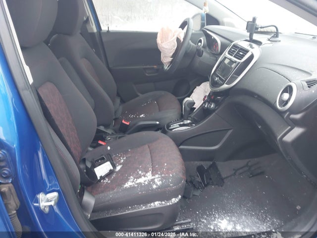 Chevrolet Sonic Lt Auto 2018 1G1JD6SB9J4112647 Image 5