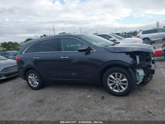 5XYPG4A56HG302345 KIA Sorento 3.3l Lx