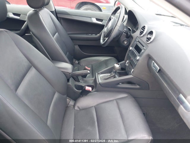 2013 AUDI A3 WAUBEAFM9DA020500 Photo 4