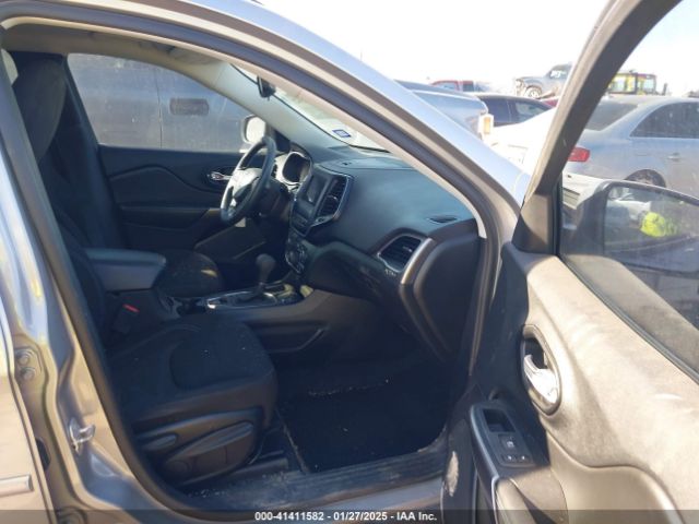 1C4PJLCB9MD150813 Jeep Cherokee Latitude Fwd
