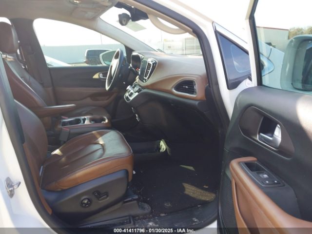 2C4RC1GG2HR705648 Chrysler Pacifica Limited