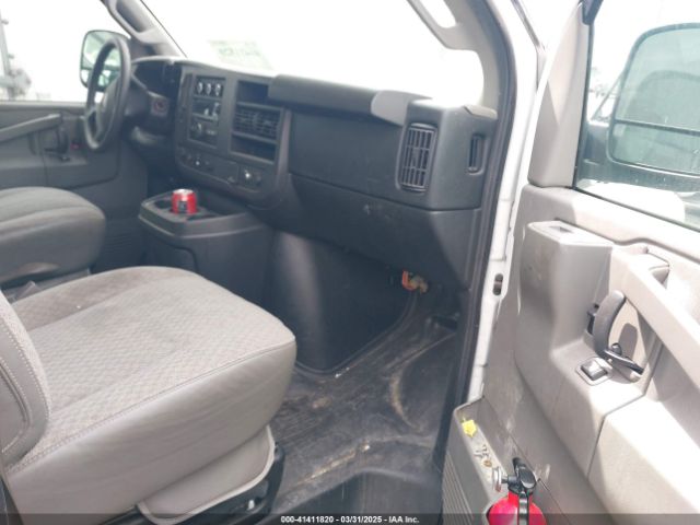 2017 GMC SAVANA CUTAWAY 1GD07RFF0H1134696 Photo 4